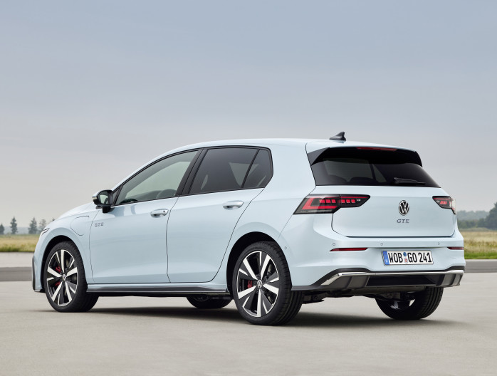 Thoen Volkswagen Golf GTE 2024 schuin achter