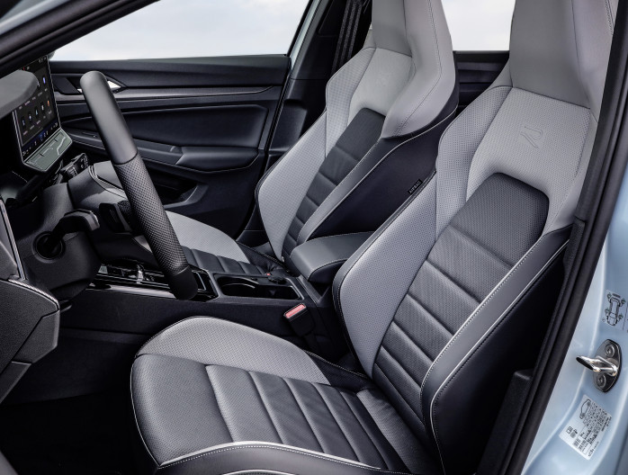 Thoen Volkswagen Golf 2024 interieur