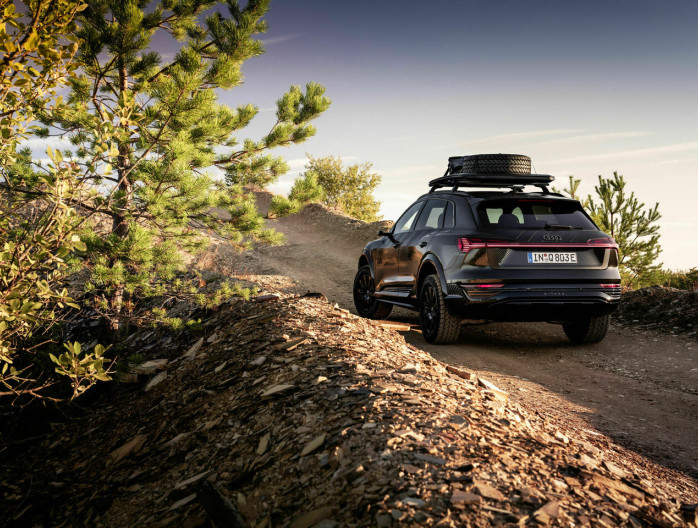 Audi Q8 e-tron edition Dakar