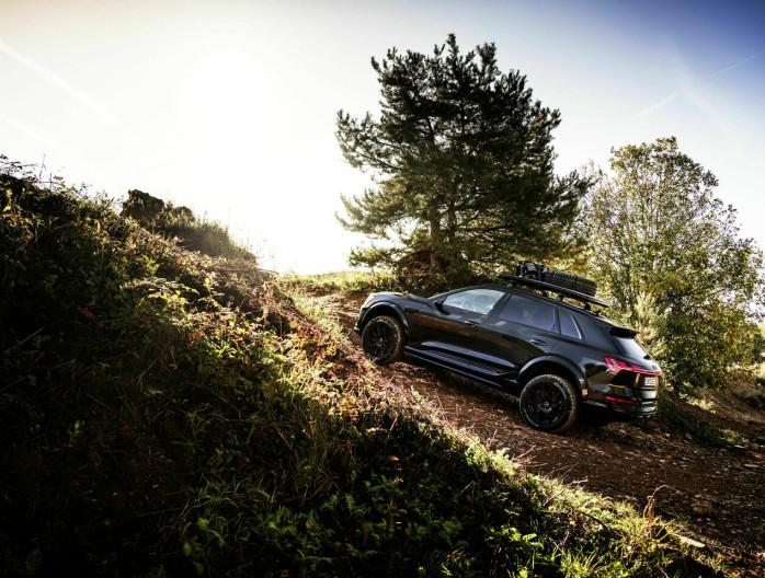 Audi Q8 e-tron edition Dakar