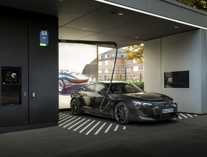 Groep Thoen Audi RS e-tron GT Performance charging hub